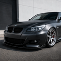 BMW E60/E61 2004-2010 - Etuspoileri H-style kiiltävän musta M-sport