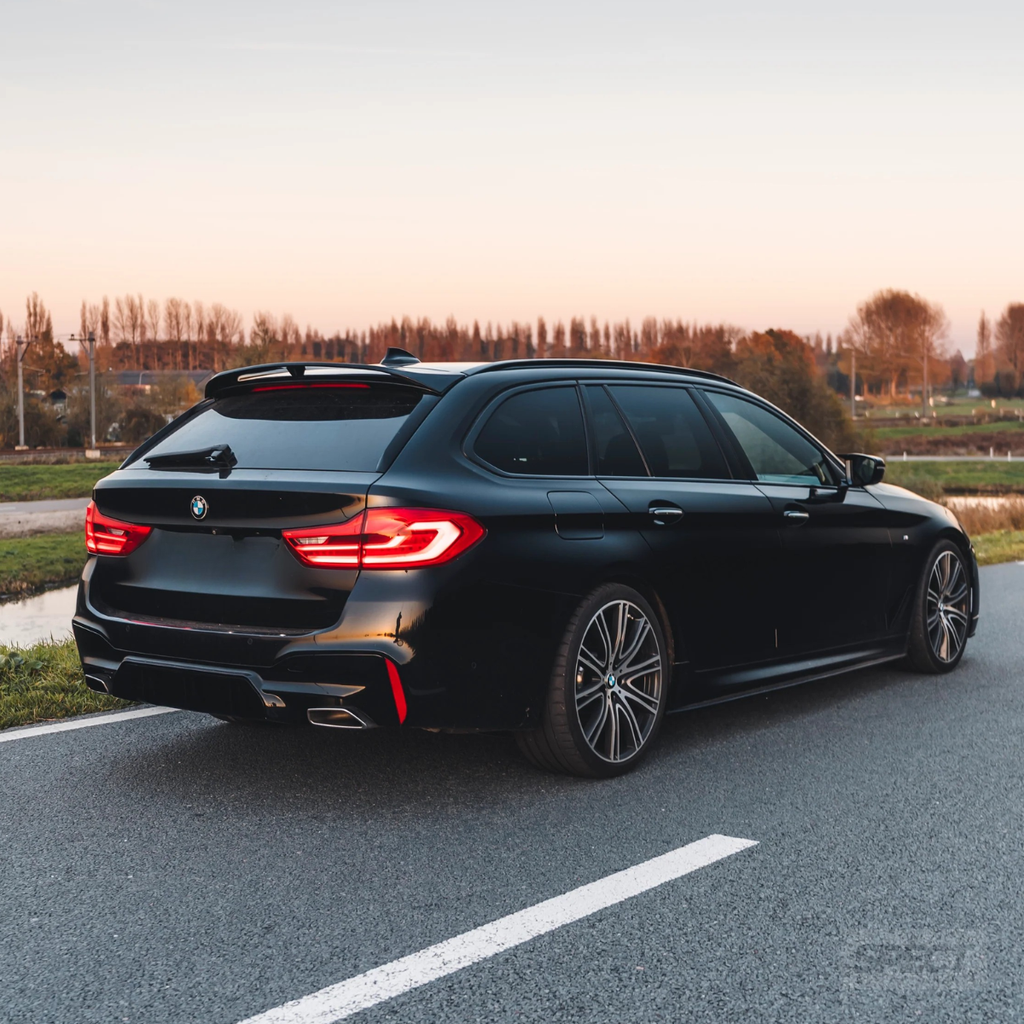 BMW G31 2017-2023 - Takaspoileri kiiltävän musta M-performance