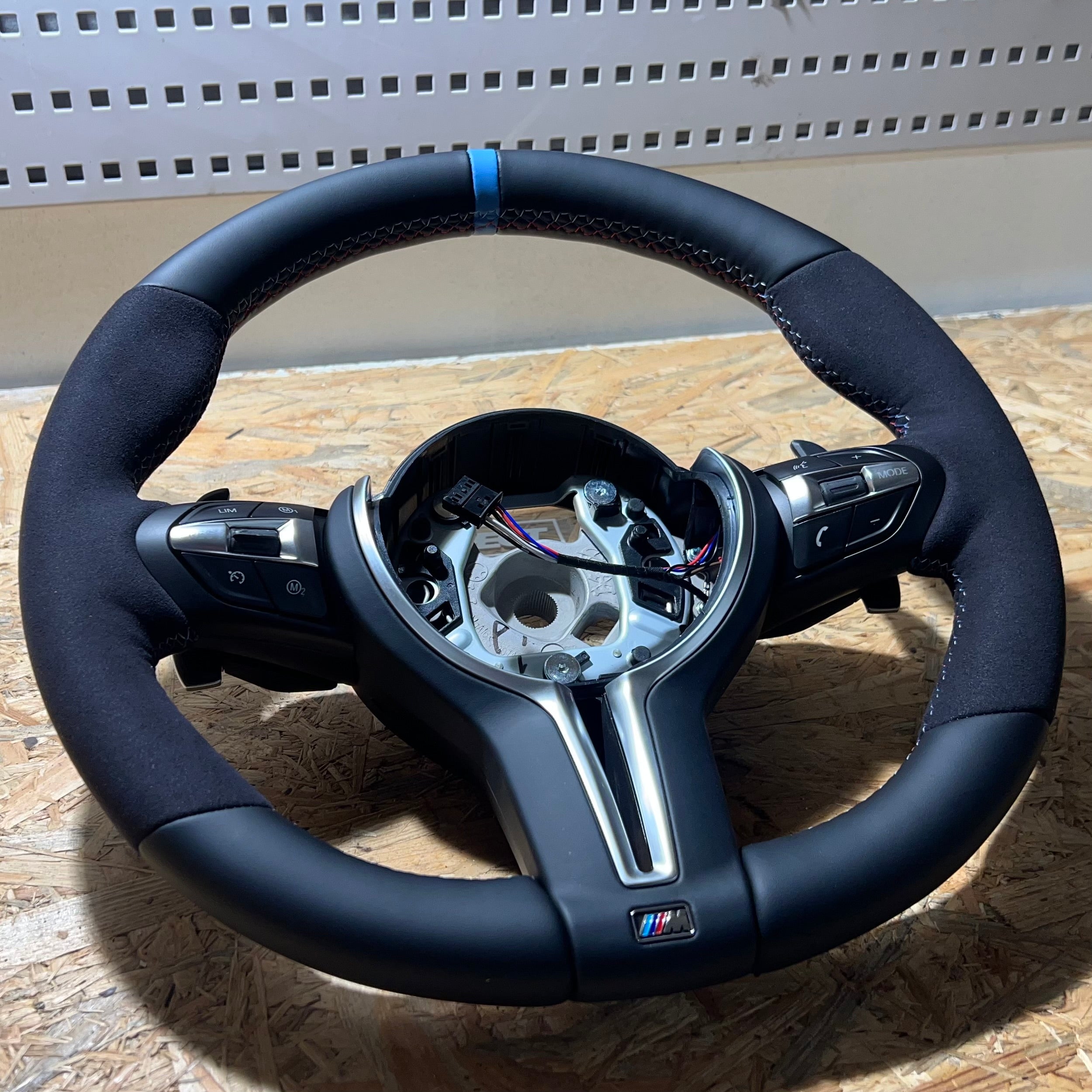 BMW F-sarja ratti alcantara/nahka sininen