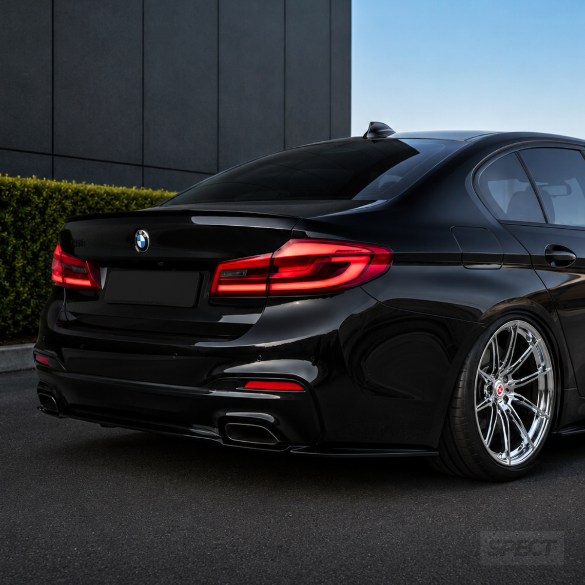 BMW G30/G31 2017-2024 - Takapuskurin sivuhelmat kiiltävän musta