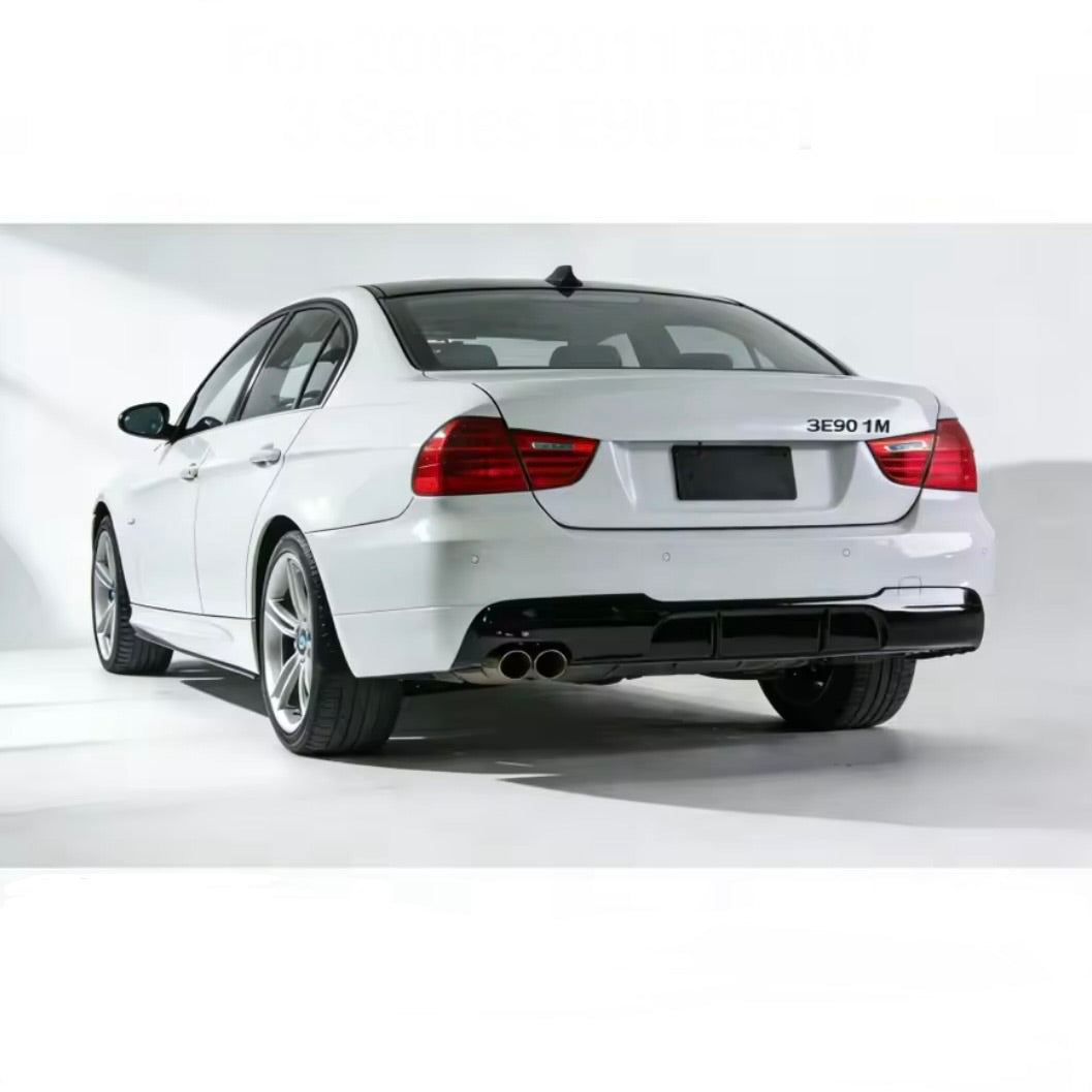 BMW E90/E91 2005-2012 - Diffusori takapuskuriin kiiltävä musta
