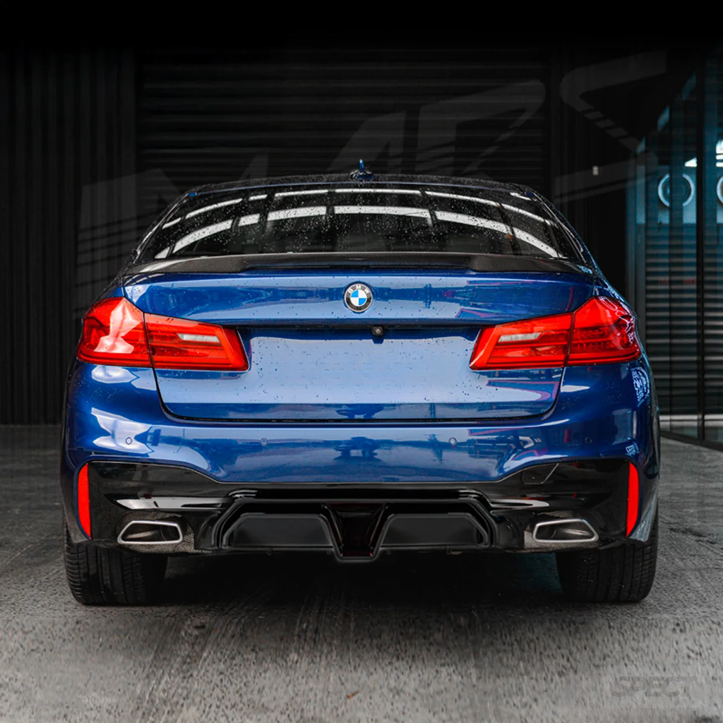 BMW G30/G31 2017-2024 - CS style takadiffuusori kiiltävän musta