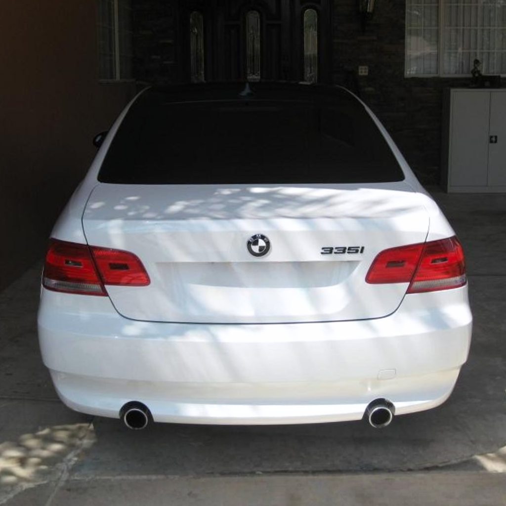BMW 3-sarja E90/E91/E92/F30/F31 mallimerkintä kiiltävän musta