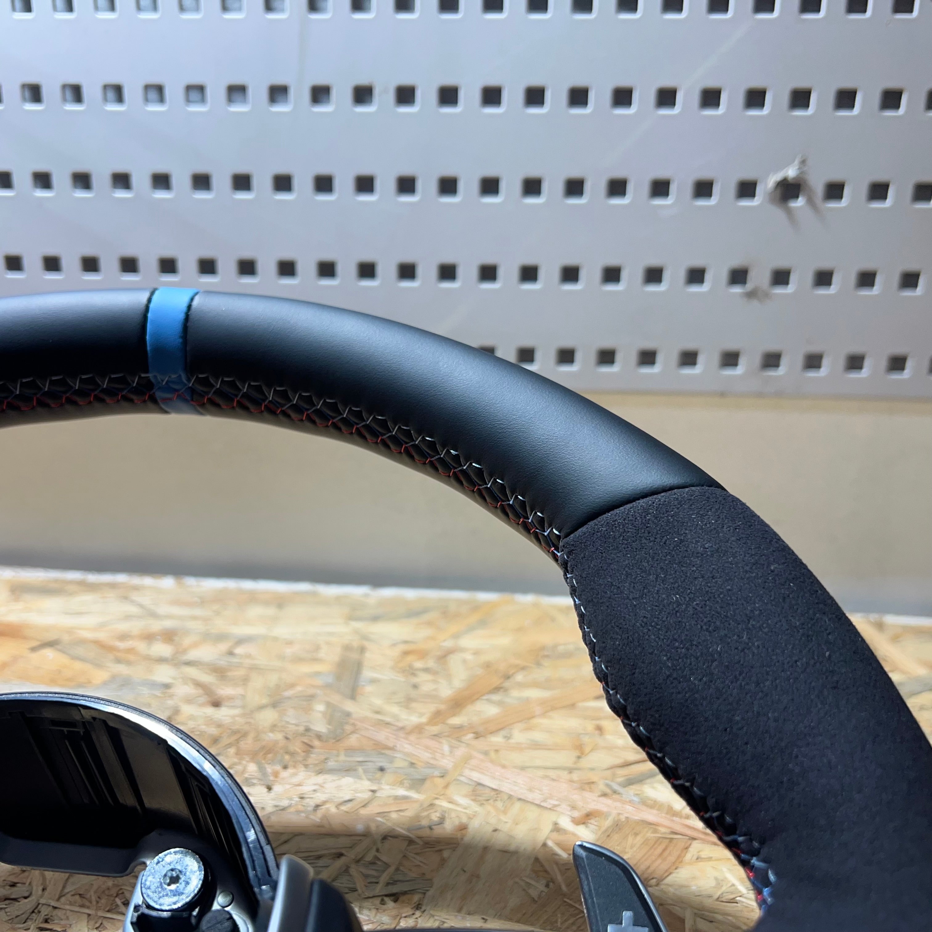 BMW F-sarja ratti alcantara/nahka sininen