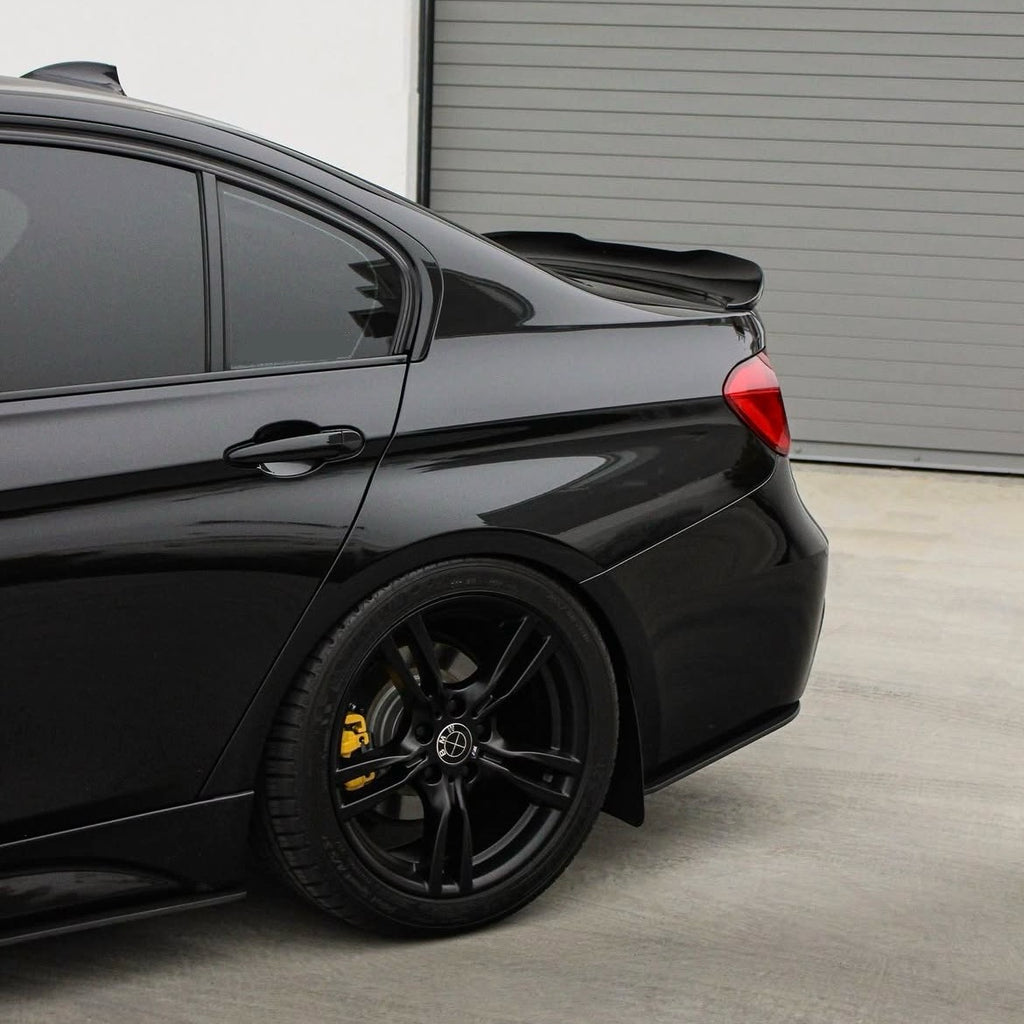 BMW F30/F80 - Takaspoileri PSM-Look kiiltävän musta
