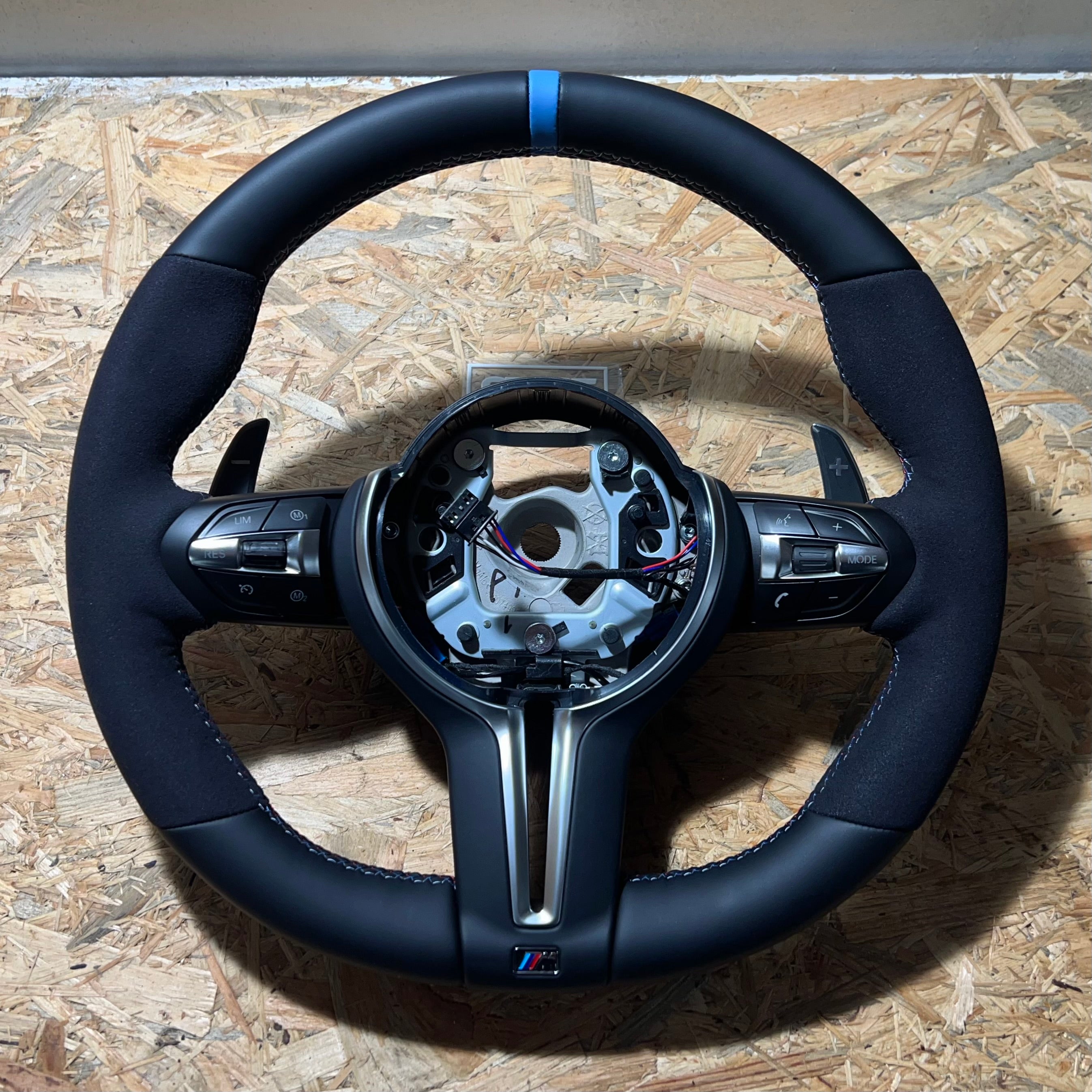 BMW F-sarja ratti alcantara/nahka sininen