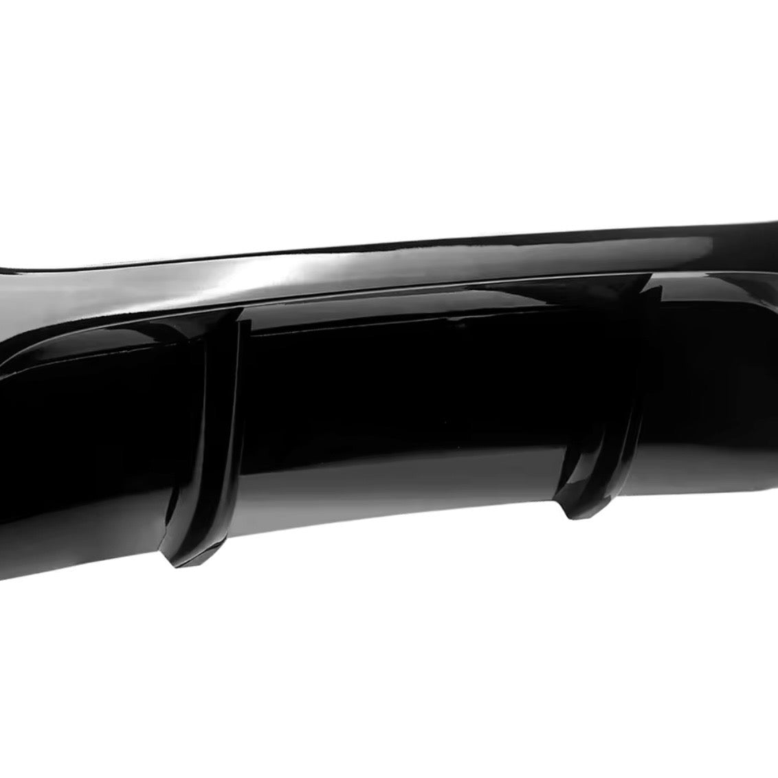 BMW E90/E91 2005-2012 - Diffusori takapuskuriin kiiltävä musta