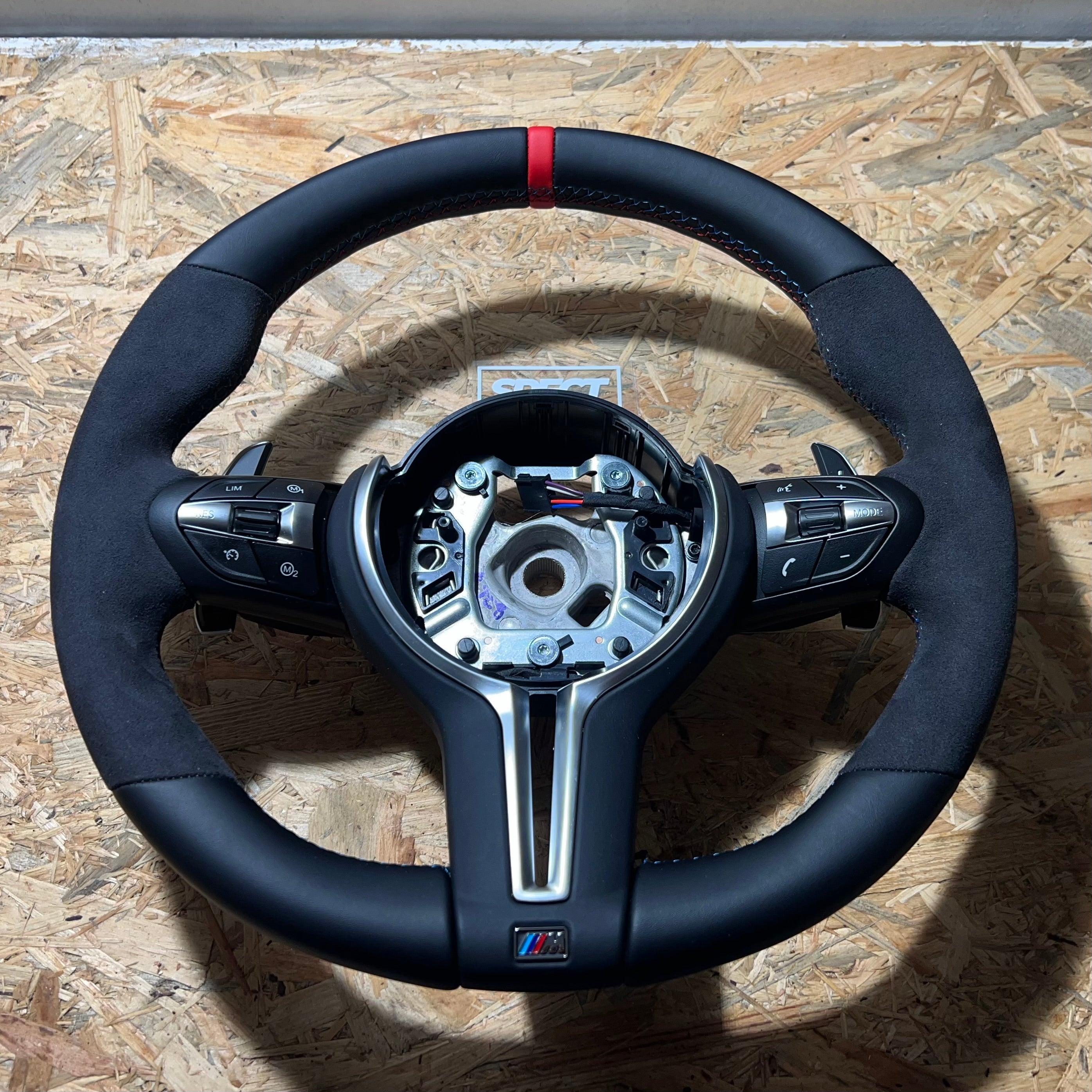 BMW F-sarja ratti alcantara/nahka punainen