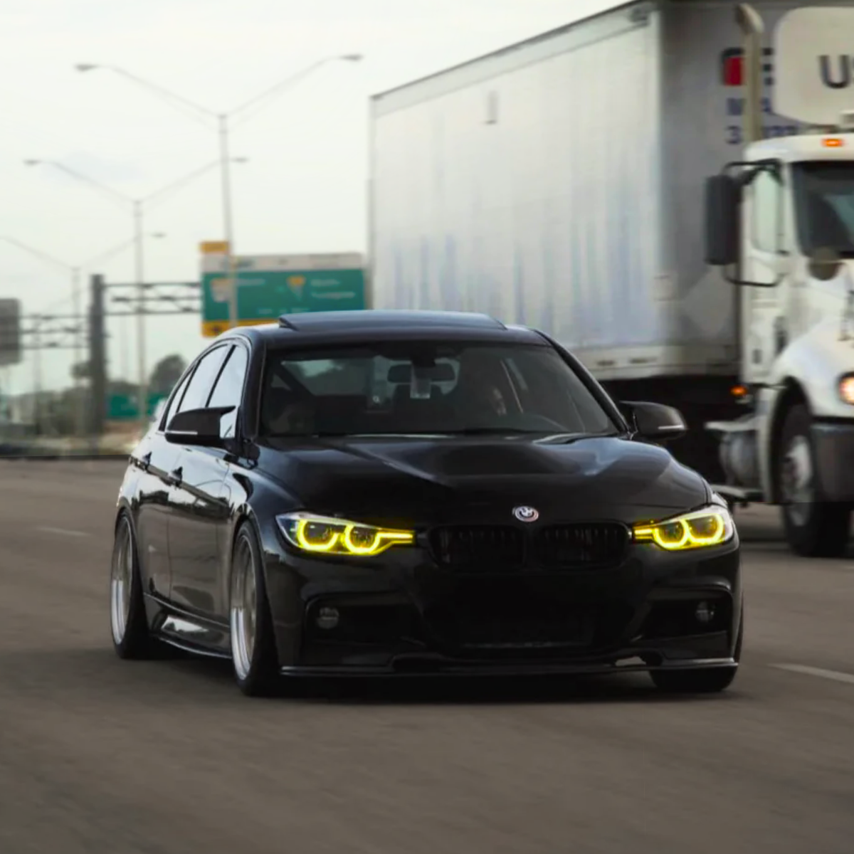 BMW F30/F31 LCI - keltaiset DRL-valot RayLights™