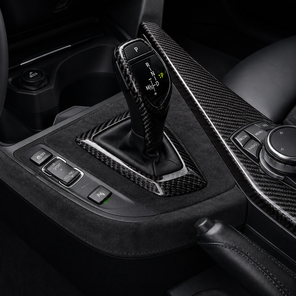 BMW F30/F31/F32/F36 - Alcantara Hiilikuitu vaihteenvalitsimen päällinen GetCarbon
