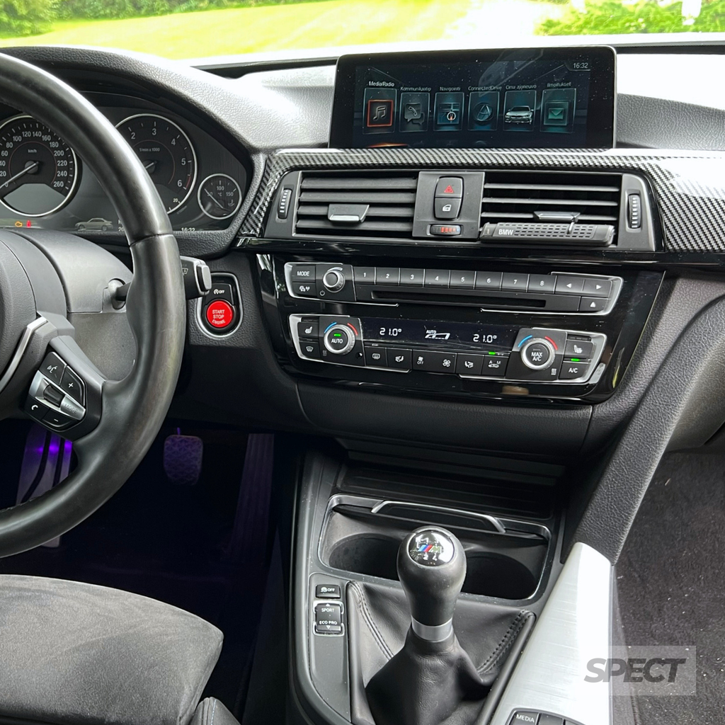 BMW F30/F31/F32 - Hiilikuitu kuvioitu sisätilan listat 2-osainen