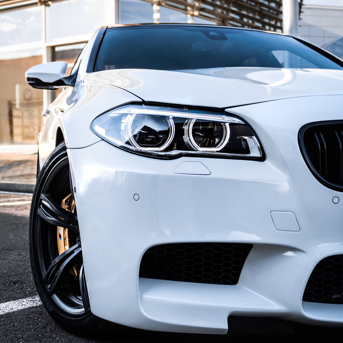 BMW F10/F11 5-sarja - Icon LED-ajovalot vaihdettavalla sävyllä