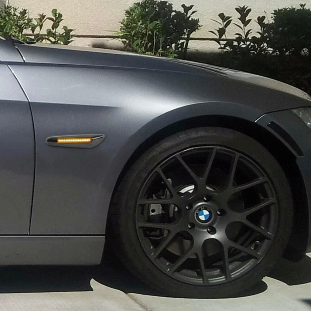 BMW E90 E92 E60 E61 tummat dynamic LED sivuvilkut