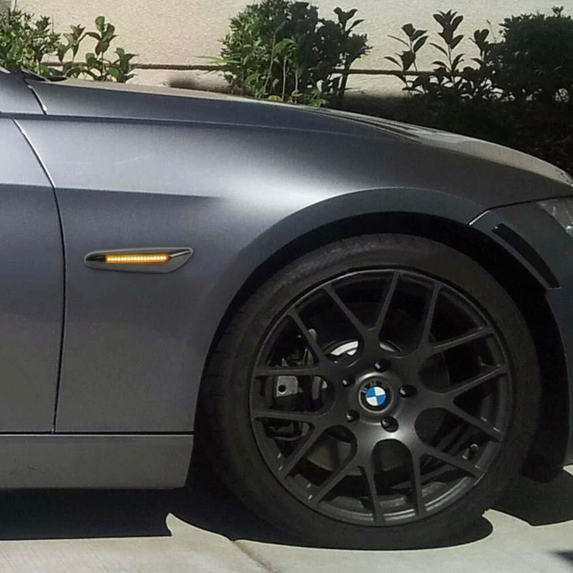 BMW E90 E92 E60 E61 tummat dynamic LED sivuvilkut