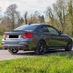 BMW F22/F23 - M-Performance diffuseri kiiltävän musta