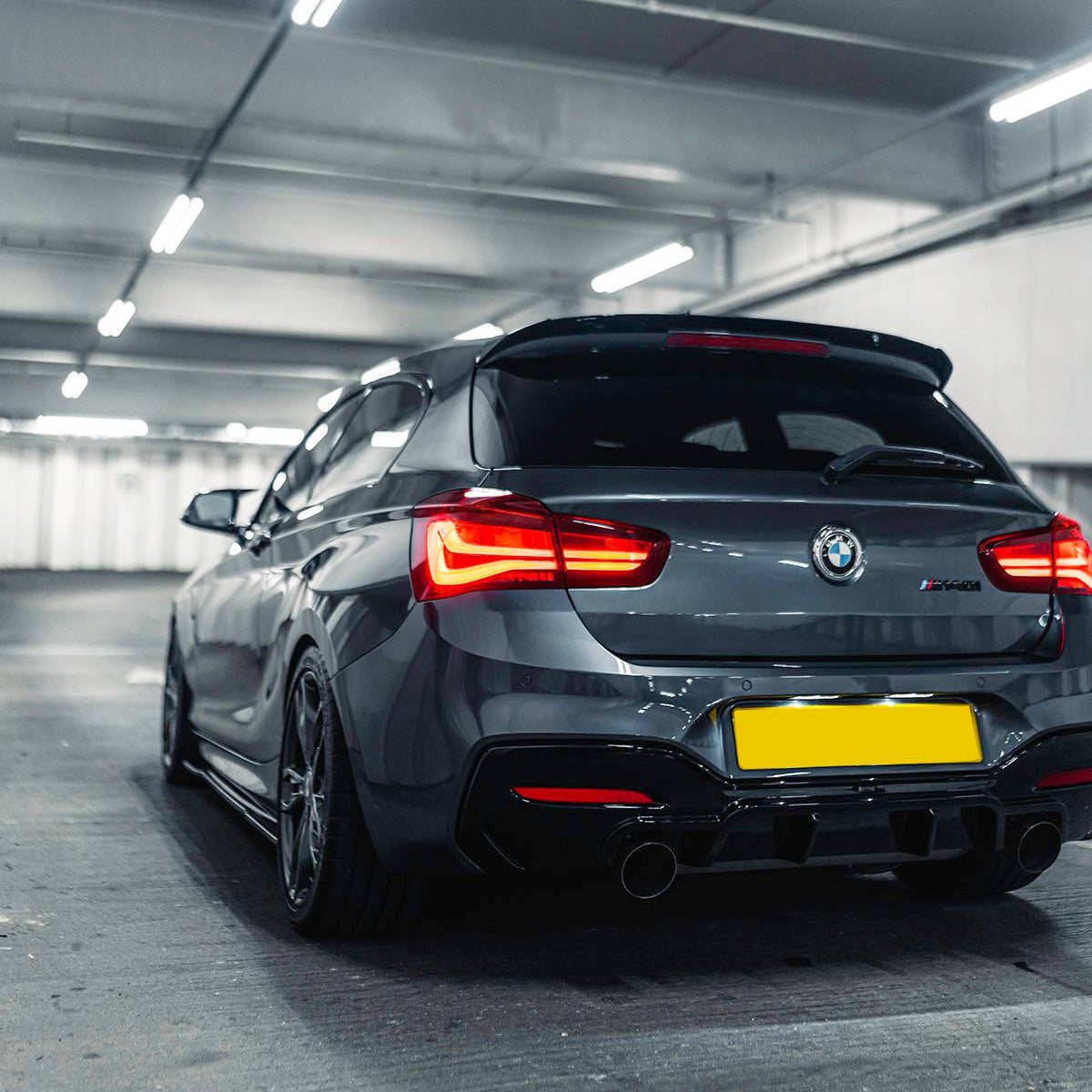 BMW F20/F21 2012-2019 - Takaspoileri kiiltävän musta Hatchback