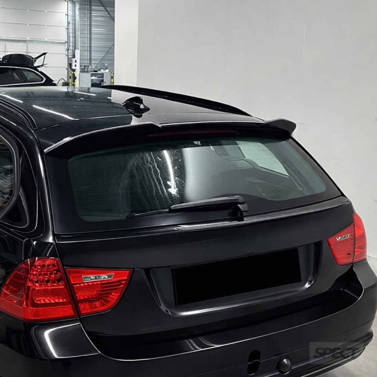 BMW E91 3-sarja 2005-2012 - Takaspoileri kiiltävän musta Touring