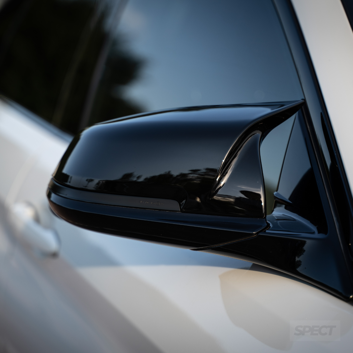 BMW F30/F32/F22/F21/F36 -  Tummennetut peilivilkut Sequential
