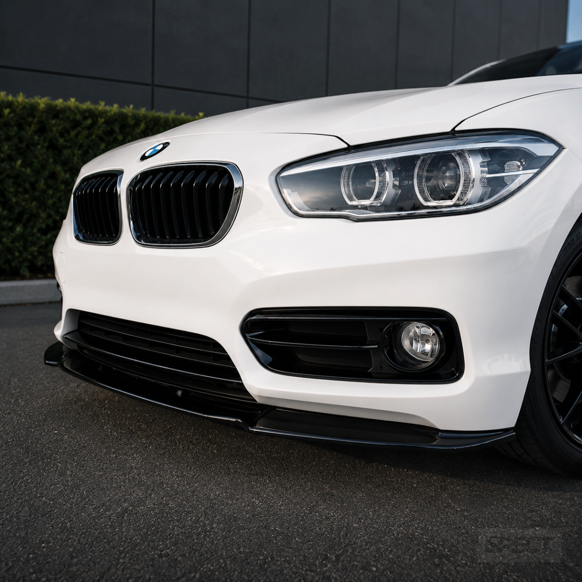 BMW F20/F21 2011-2019 - Etuspoileri kiiltävän musta Base