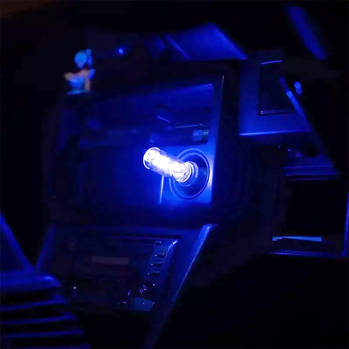 Tunnelmavalo autoon USB RetroLed